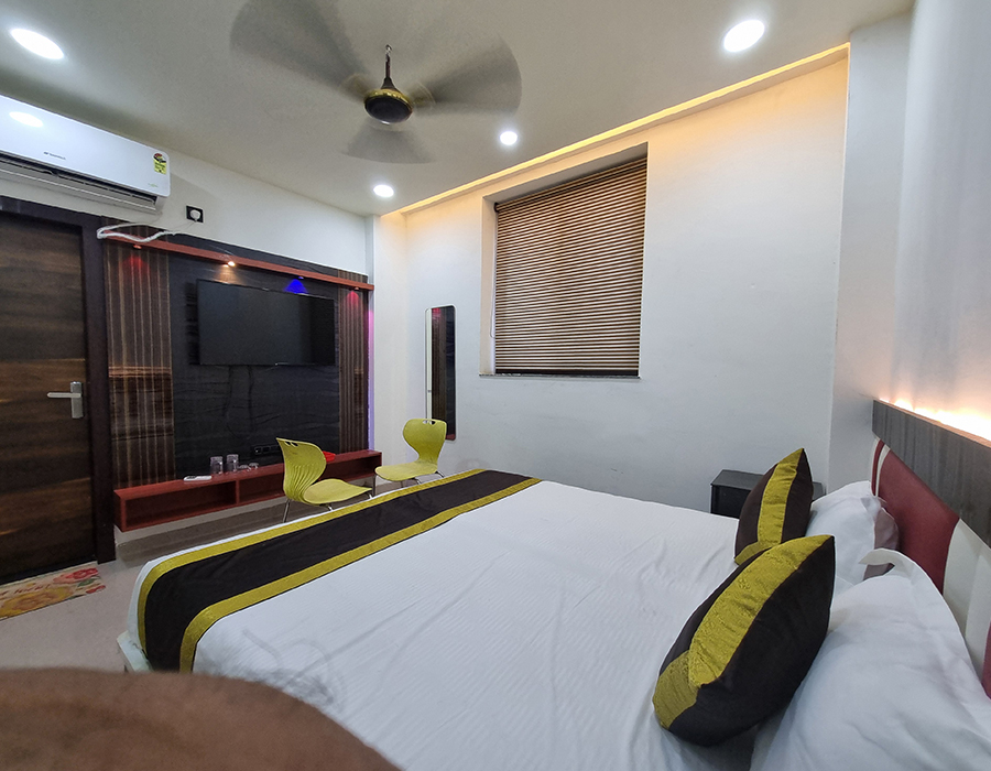 Welcome to Rajmahal  Hotel